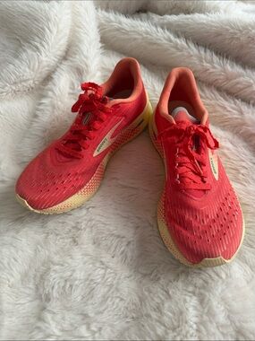 Brooks Women’s Burnt Orange Running Shoes with Yellow Gradient Midsole